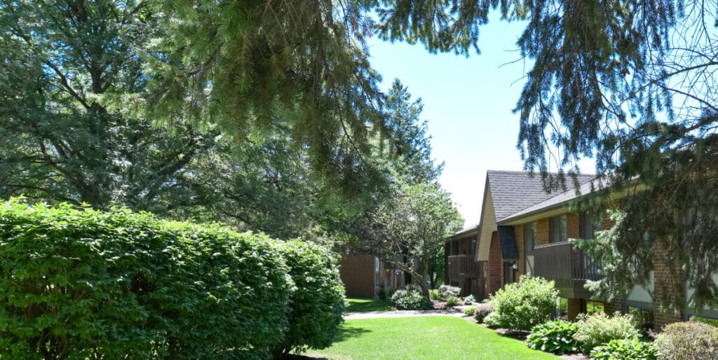 Meadowbrook Village Apartments Lautrec Ltd.